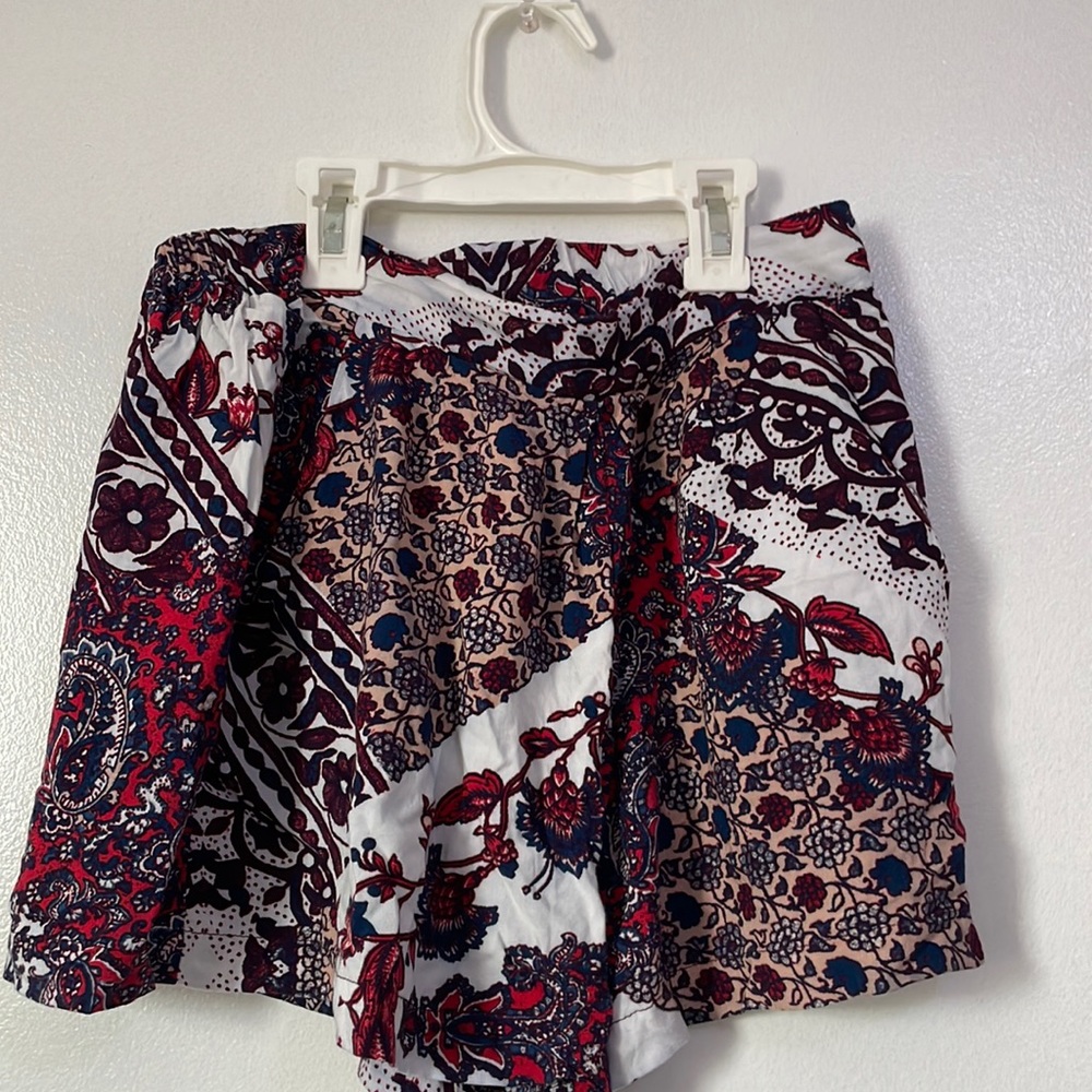 Flowy shorts that are almost skirt like with pockets